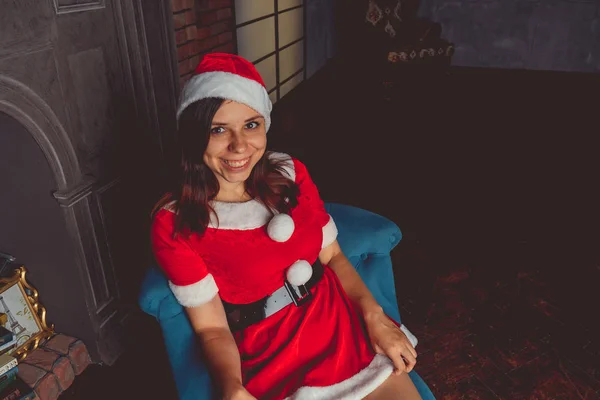 Linda Chica Vestida Como Santa Claus Feliz Año Nuevo Feliz —  Fotos de Stock