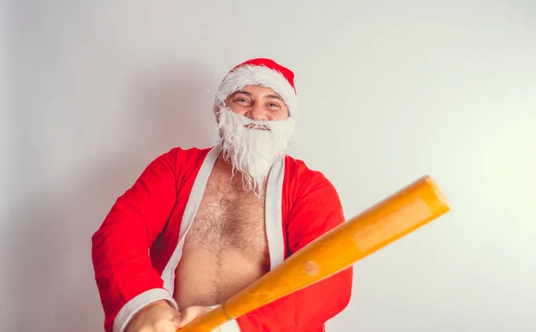 Dicke Emotionale Weihnachtsmann Auf Pflug Mit Nacktem Oberkörper — Stockfoto