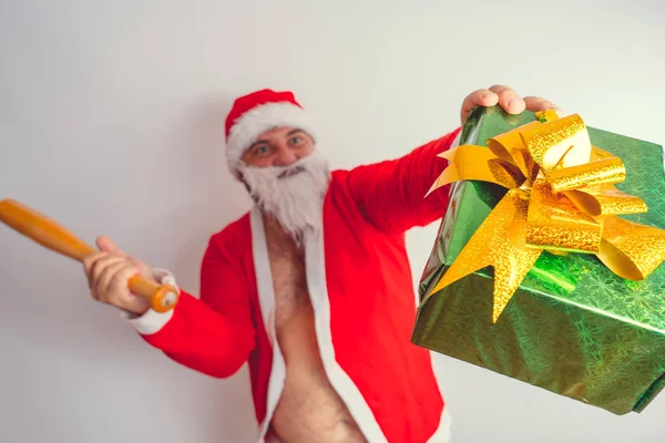 Grosso Papai Noel Emocional Arar Com Tronco — Fotografia de Stock