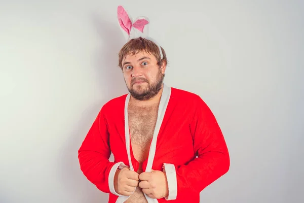 Homem Gordo Emocional Com Barba Com Casaco Vermelho Com Orelhas — Fotografia de Stock