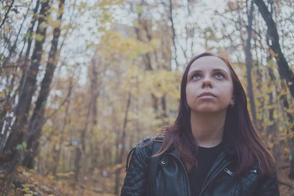 Mladá Dívka Podzimním Parku Žena Venku Podzimní Pozadí Dívka Procházky — Stock fotografie