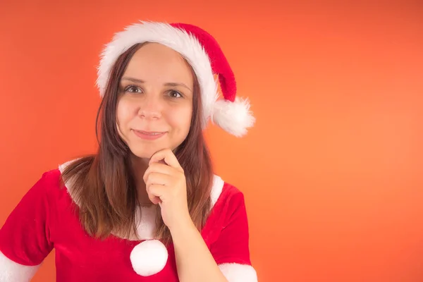 Portrait Une Jeune Fille Habillée Père Noël Sur Fond Orange — Photo