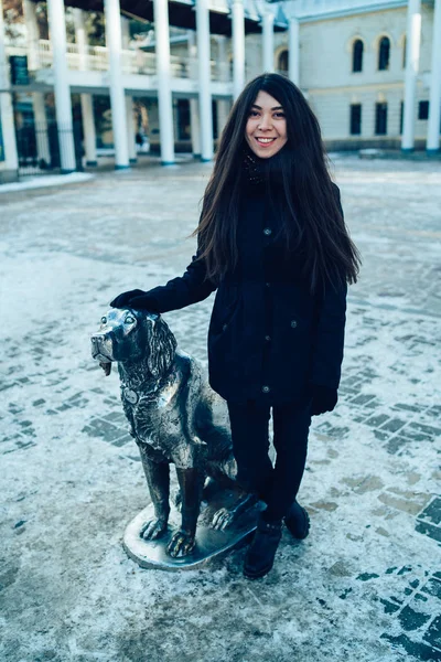 Girl Eastern Semble Marcher Dans Parc Hiver Femme Portant Une — Photo