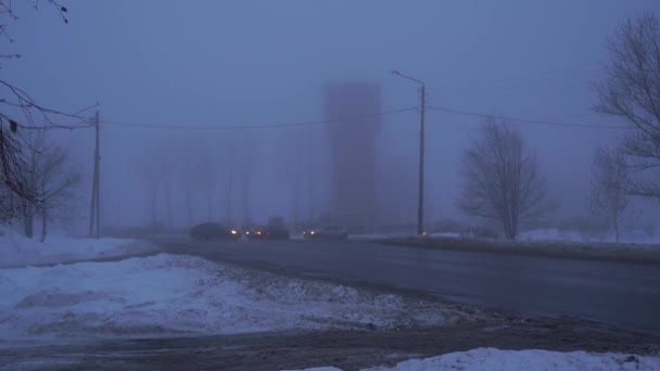 Brouillard Dense Mauvaise Visibilité Sur Route Des Situations Conduite Dangereuses — Video