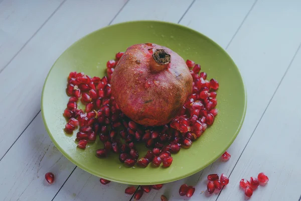 Roter Granatapfel Holzhintergrund Konzept Frisches Gemüse Gesunde Ernährung — Stockfoto