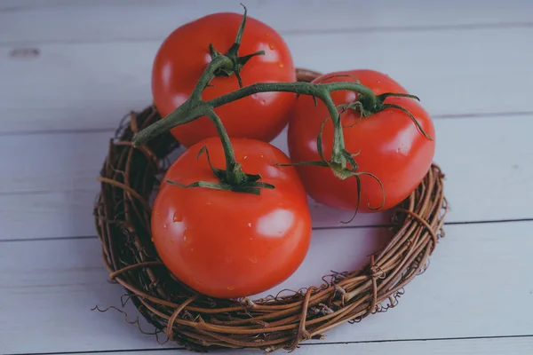 Tomates Rouges Juteuses Sur Fond Bois Concept Légumes Frais Aliments — Photo