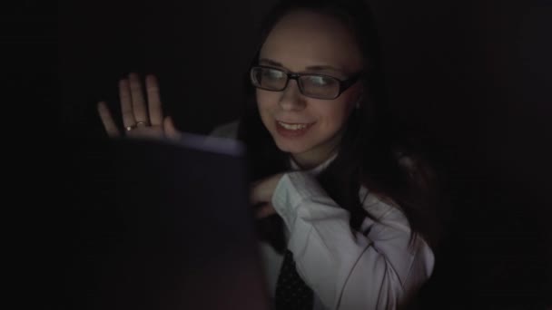 Girl Receptionist Work Attractive Young Businesswoman Working Night Computer Office — Stock Video