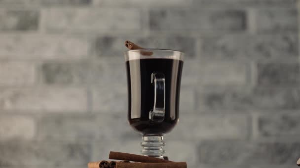 Vinho Quente Mulled Com Canela — Vídeo de Stock