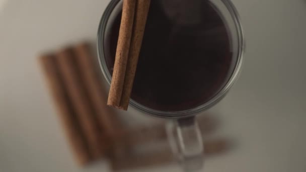 Vino Picado Caliente Con Canela — Vídeos de Stock