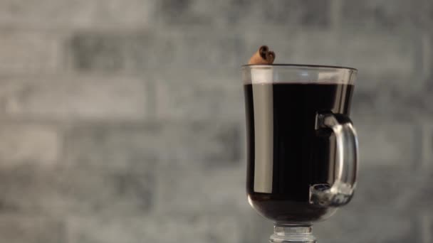 Heißer Glühwein Mit Zimt — Stockvideo