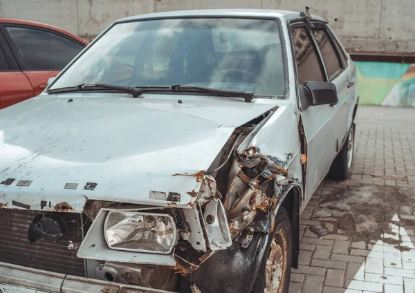 Staré Poškozené Auto Havárii — Stock fotografie