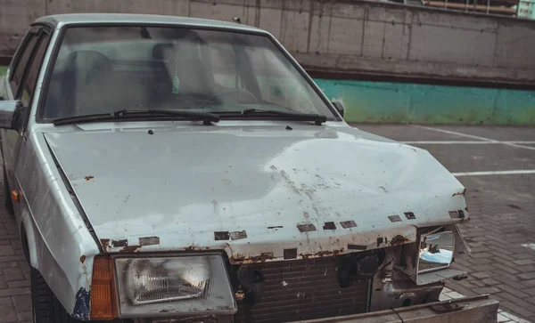 Staré Poškozené Auto Havárii — Stock fotografie