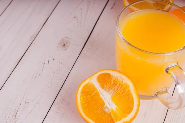 Jugo Naranja Sobre Mesa Madera — Foto de Stock