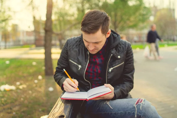 Man Red Notebook Park — Stock Photo, Image