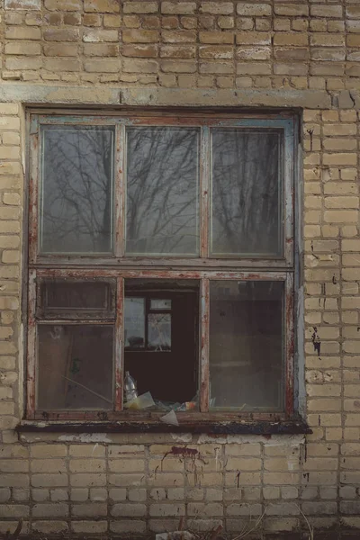 Altes Fenster Einem Verlassenen Altbau — Stockfoto