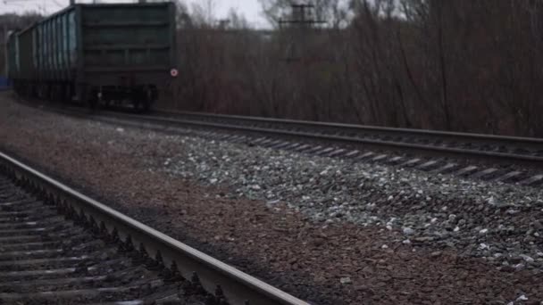 Platforma Pociągu Towarowego Pociągiem Towarowym — Wideo stockowe
