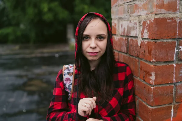 Retrato de mulher jovem em roupas casuais — Fotografia de Stock