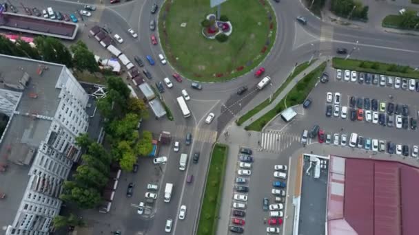 Voiture conduite sur route, Voiture conduite sur route. Beaucoup de voitures différentes dans la circulation de la ville. Trafic de voitures. Concept de trafic automobile 