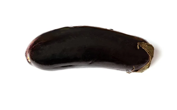 Groente, een aubergine geïsoleerd op witte achtergrond. Het concept van de landbouw, gezonde levensstijl, gezond eten en dieet. — Stockfoto