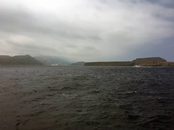 L'île de Gramvousa en Crète, Grèce par temps nuageux . — Photo