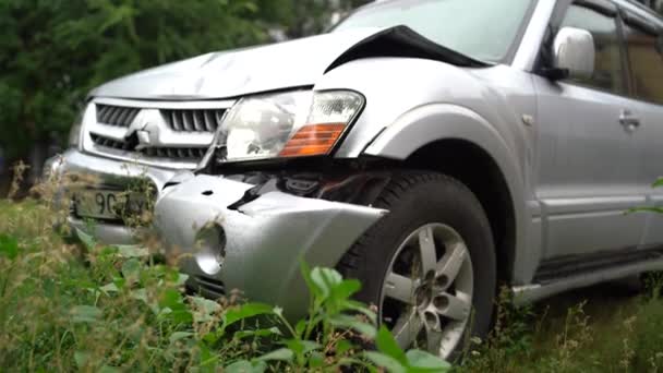 Автомобільна Аварія Після Аварії Зламаний Автомобіль Дорозі — стокове відео