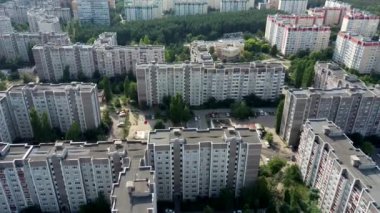 Sabahları modern metropol, en iyi manzara. Şehirde yeni binalar. Manila Panoraması. Gökdelenler ve iş merkezleri büyük bir şehirde.