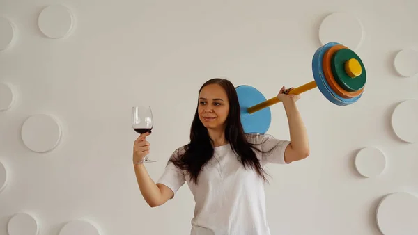 Adult Lady Showing Her Emotions Wine Good Dumbbell Bad — Stock Photo, Image