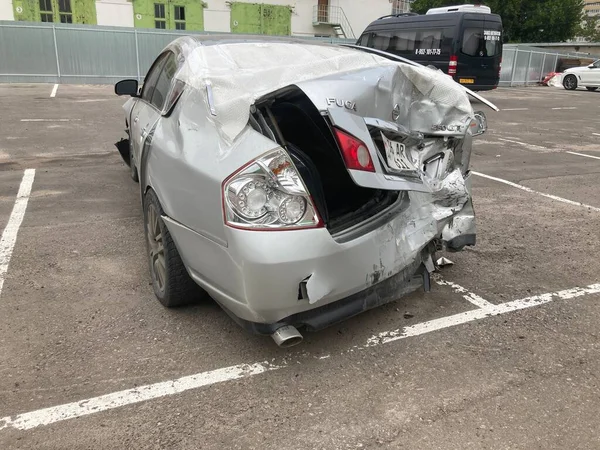 Auto Met Gerimpelde Motorkap Bumper Oude Auto Met Gerimpelde Metalen — Stockfoto