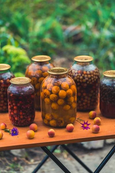 Pots Avec Kompot Sur Table Pots Verre Scellés Avec Kompot — Photo