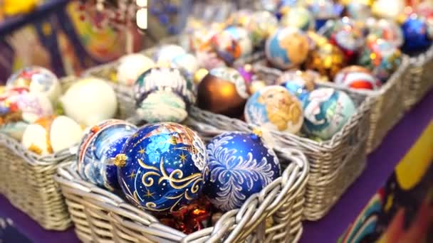 Set Wicker Boxes Various Traditional Christmas Balls Placed Stall Shop — Stock Video