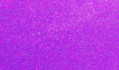 Mor parıltılı ışıklar arka planda. Odaklanamadı