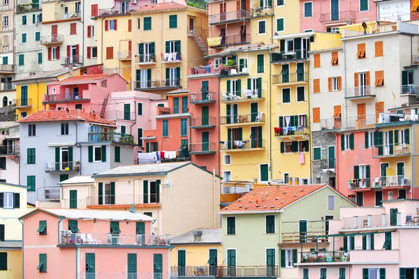Manarola, Cinque terre, İtalya, Nisan 2018 - renkli evlerin detay