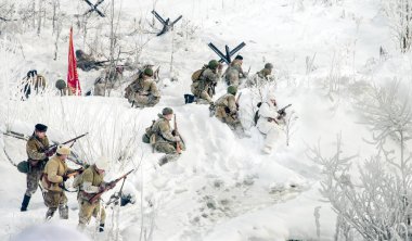 Zafer yeniden inşası. Taşıyan Kızıl Ordu'nun soldeirs anısına her yıl dışarı.