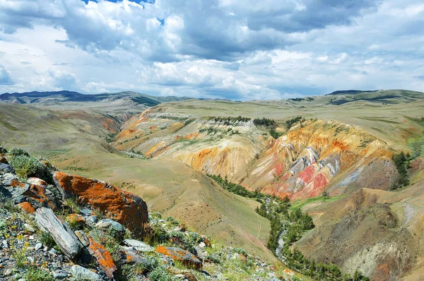 Altay Dağlarında Mars'ın küçük parçası.