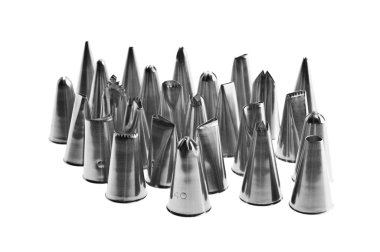 Beyaz arka plan üzerinde izole boru ipuçları kümesi