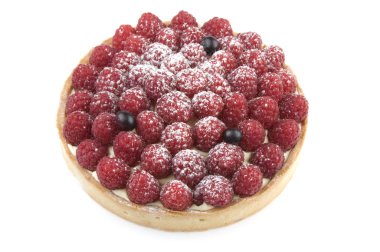 Blackberies ve vanilya krema ile ahududu cake