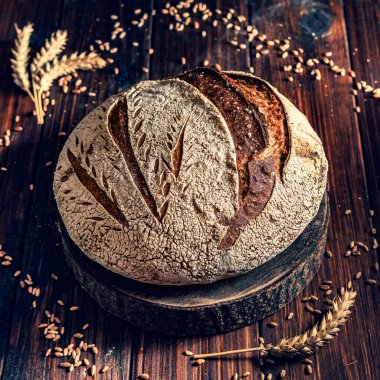 Köy tahtasında karabuğday ekmeği.