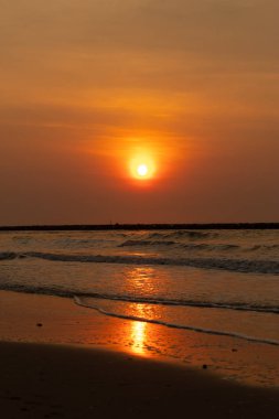 Işık Wong Chan Beach, Cha Am sabah güneşi