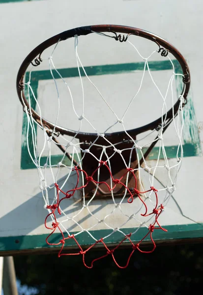 Slingan Och Basket Hoop Skadad — Stockfoto