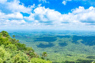 Belgili tanımlık görüş Pha Sut kalem DIN Pa Hin Ngam Milli Parkı'nda, Tayland Chaiyaphum dağların.
