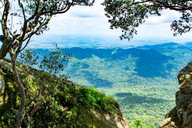 Bakış dağlar ve kasaba Chaiyaphum, Pha Sut kalem DIN Pa Hin Ngam Milli Parkı'nda, Chaiyaphum Tayland.