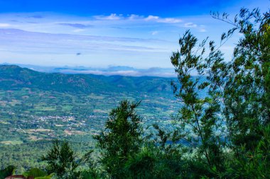 Bakış dağlar ve kasaba Chaiyaphum Sai tanga Milli Parkı Tayland at.