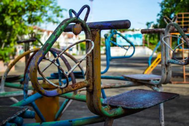 Atlıkarınca çocukların salıncak için.