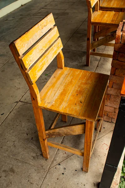 Cadeiras Madeira Velhas Nos Corredores — Fotografia de Stock