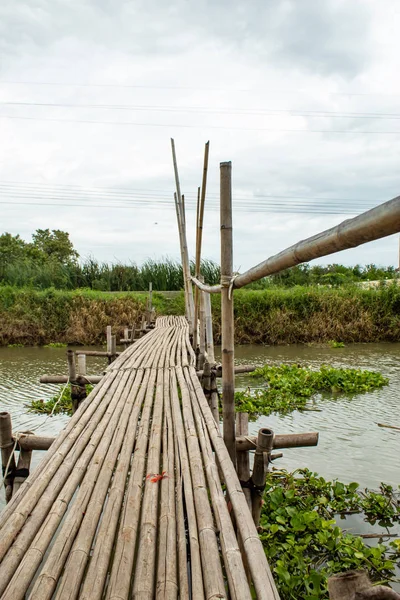 Bambusbrücke Über Den Kanal Obstgarten — Stockfoto