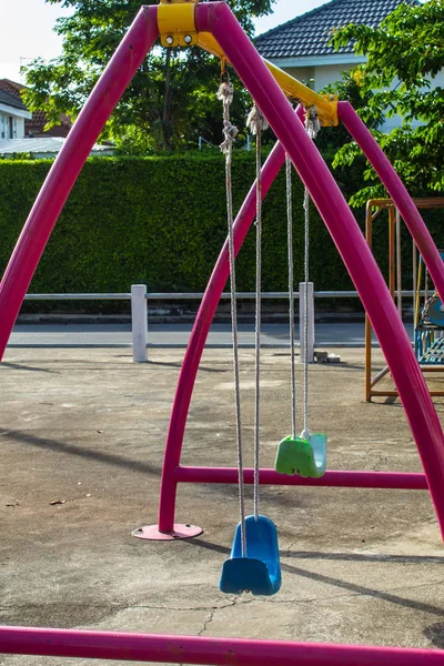 Swing Καρέκλες Για Παιδιά Στο Πάρκο — Φωτογραφία Αρχείου