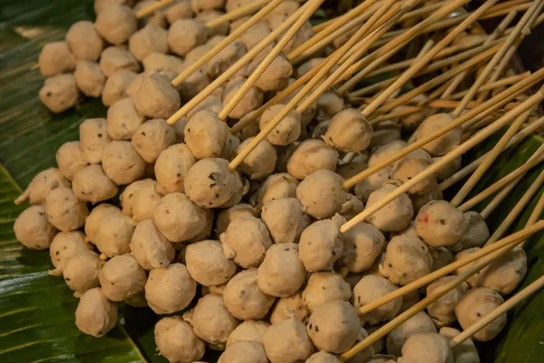 Izgara domuz eti köfte ve köfte