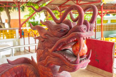 Ahşap yapılmış Çin Ejderha başlı.