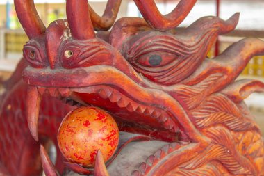 Ahşap yapılmış Çin Ejderha başlı.