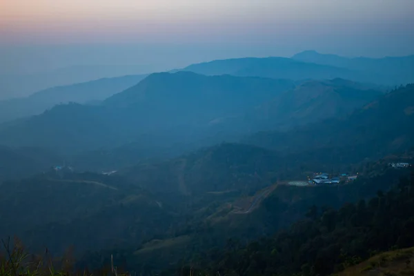 Atardecer Ligero Detrás Las Montañas Nern Chang Suek Colinas Kanchanaburi —  Fotos de Stock